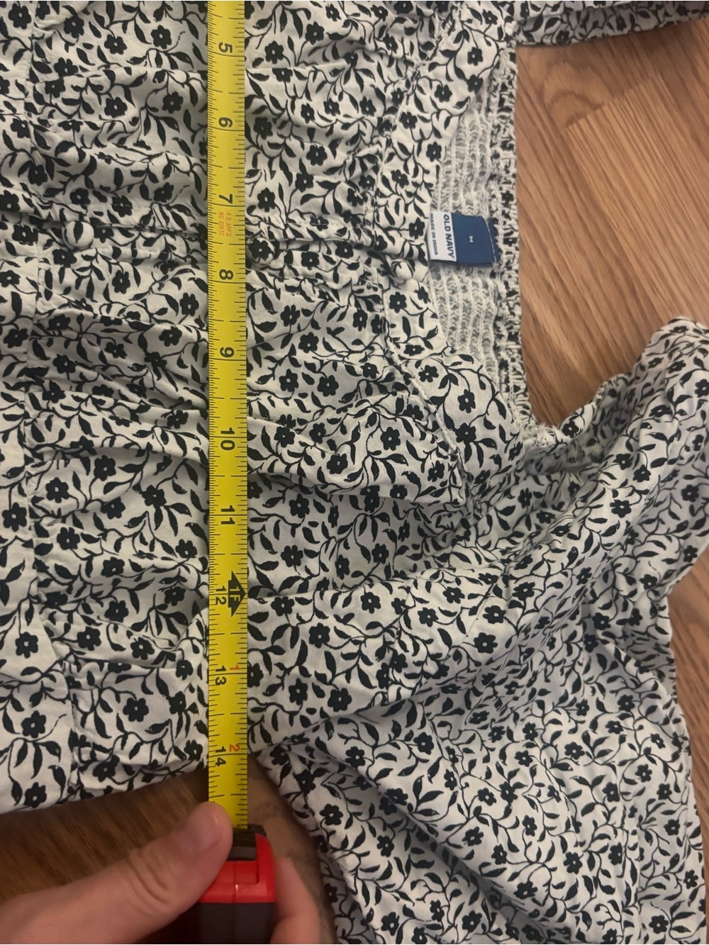 Old Navy Black Floral Puff-Sleeve Blouse Size Medium - Picture 7 of 8